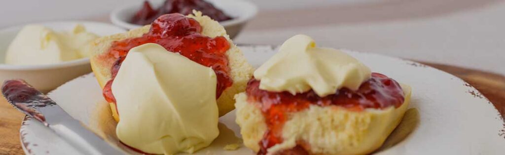 Devonshire tea with scones